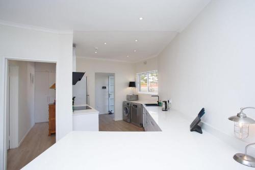 Comfort & Style apartment 200m to beach with parking - image 10