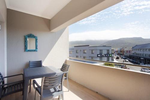 Comfort & Style apartment 200m to beach with parking - image 9