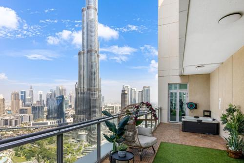 Durrani Homes - Alluring 5BR Penthouse with Burj Khalifa and Fountain View, Dubai (photo 3)