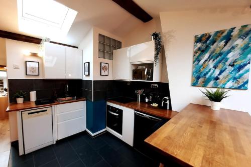 Grand appartement proche métro avec place de parking, Лион (фото 6)