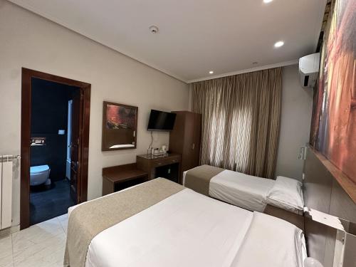 Hostal Atocha Almudena Martín - image 7