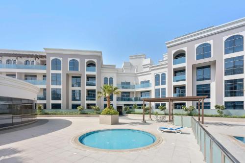 Silkhaus spacious studio in Art Gardens with gym & pool access - image 2