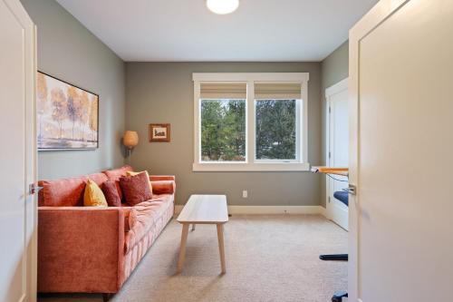 Hillside Haven - image 11