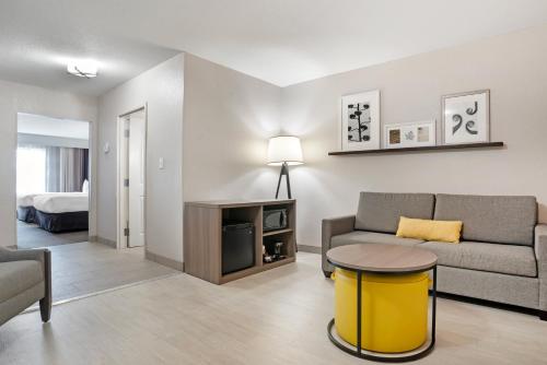 Comfort Inn & Suites Slidell - image 2