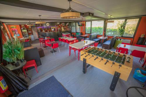 Restorāns, Camping Le Pommier Rustique in Ivuāra