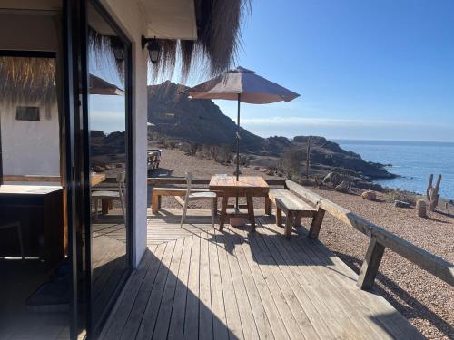 Apkārtne, Cabañas Caleta Hueso (Cabanas Caleta Hueso) in Taltal