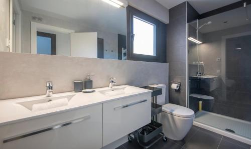 Central One bedroom apartment You Stylish Apartments - image 4