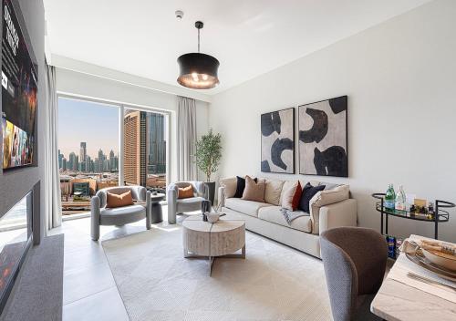 Luxury Downtown Suites by Maison Aurora - image 12