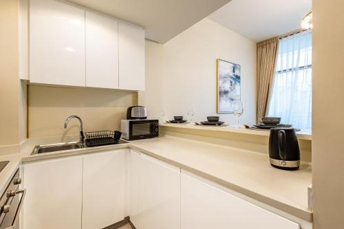 Stylish 1BR Business Bay - Near Metro - Balcony with City Views, Дубай (фото 8)