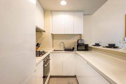 Stylish 1BR Business Bay - Near Metro - Balcony with City Views, Дубай (фото 7)