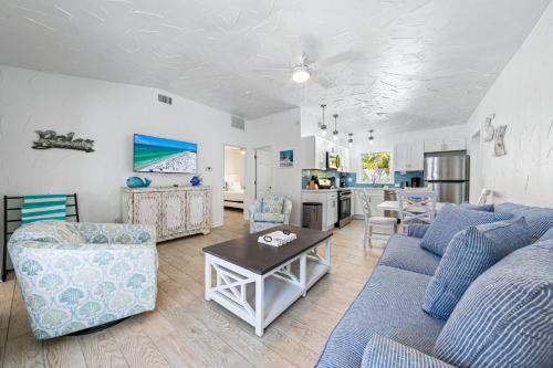 Crescent Street Villas by Beachside Management - image 11