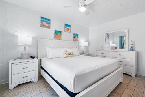 Crescent Beach Villas in Siesta Key, USA