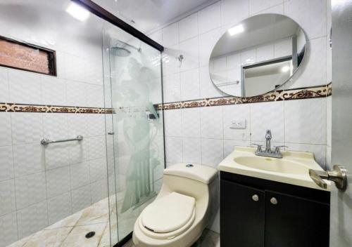 Casa Ideal Medellín, Amplia, Cálida y Estratégica, Медельин (фото 7)