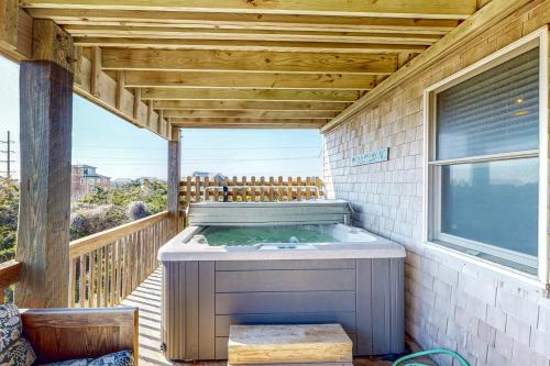 Rogue Wave 146 Rogue Wave 146