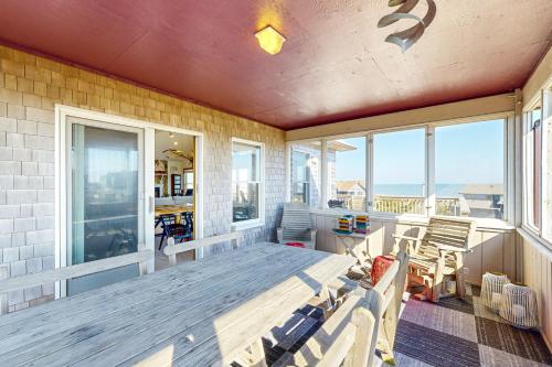 Rogue Wave 146 Rogue Wave 146