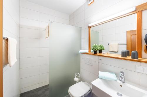 2 bedrooms, 4 beds