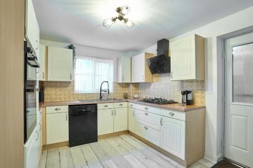 Host & Stay - Cherry Blossom House, Launceston (photo 8)