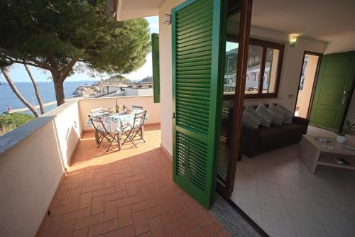 Létesítmények, Villetta con vista mare e parcheggio in Giglio Island