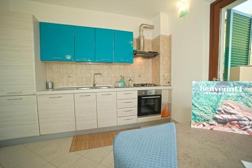 Konyha, Villetta con vista mare e parcheggio in Giglio Island