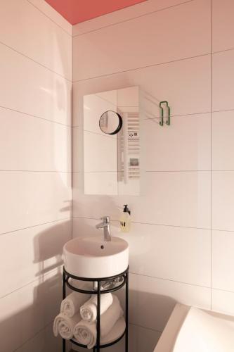 Hotel de Saint-Germain - image 12