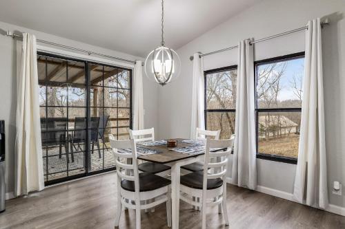 Lakefront Rogers Retreat with Grill and Spacious Deck in Rogers, USA