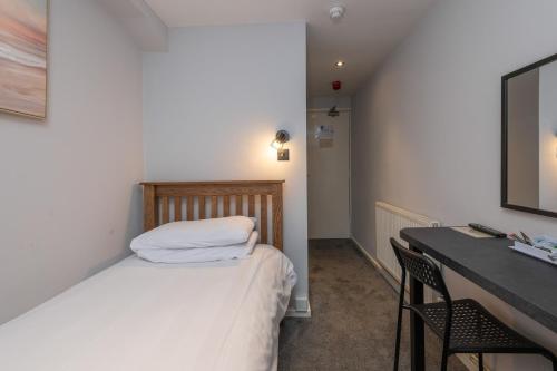 Ascot Grange Hotel - Voujon Resturant - image 14
