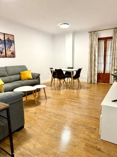Centro histórico a pie, parking gratis, Севилья (фото 5)