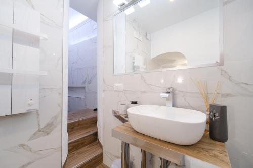 Angel's Luxury Den by BuddyRent, Roma (foto 8)