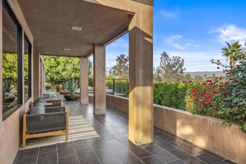 Palm Springs Confidential - image 3