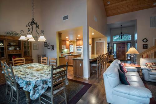 The Terry Cabin in Wawona (CA)