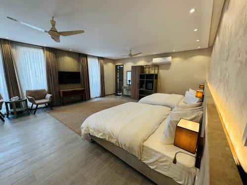 Shelton Legacy Peshawar - image 2