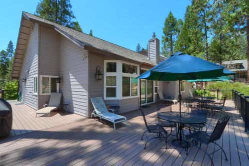 The Terry Cabin in Wawona (CA)