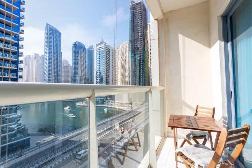 Lovely Bright Studio Steps to JBR! Upgraded, Дубай (фото 2)
