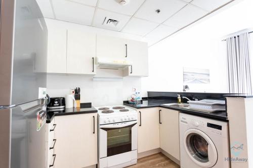 Lovely Bright Studio Steps to JBR! Upgraded, Дубай (фото 4)