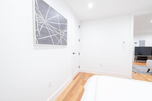 323-1 Spacious 2BR Williamsburg - image 12