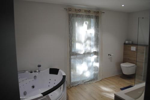 Bathroom, Villa La Bertine Haute in Ferrand