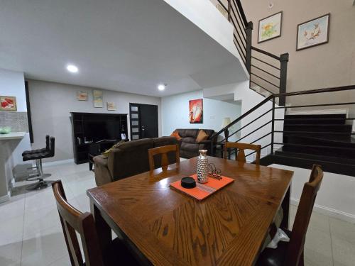 Charming Serene Penthouse with Pool & Gym New Kingston Charming Serene Penthouse with Pool & Gym New Kingston