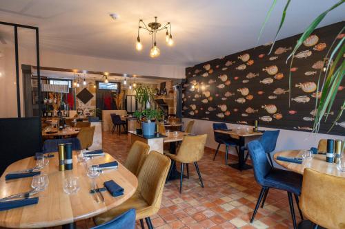 Logis Hôtel Restaurant La Châtellenie (Logis Hotel Restaurant La Chatellenie) in 阿瓦艾伊利穆濟納