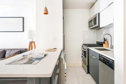 1597-2 Luxury Upper East Side Studio W&D, New York (photo 3)