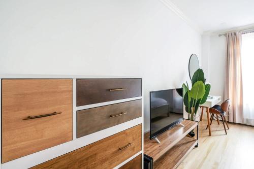 1597-2 Luxury Upper East Side Studio W&D, New York (photo 7)