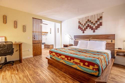 The Classic Desert Aire Hotel in الاموجوردو