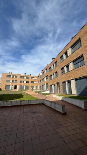 Skats, Apartamentos Suites Iscar in Iskara
