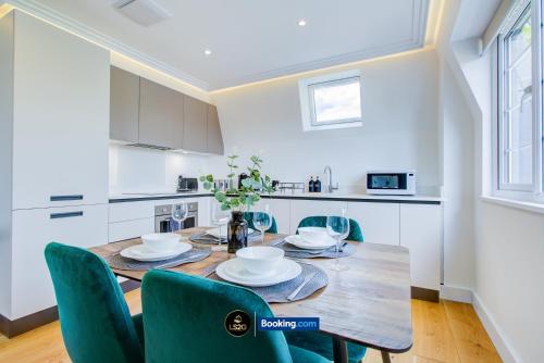 Stylish 2 Bedroom Flat By LS2G Short Lets & Serviced Accommodation Greater London With Balcony And Easy Central Access, London (photo 8)