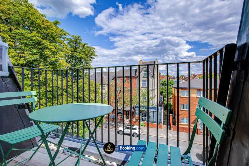 Stylish 2 Bedroom Flat By LS2G Short Lets & Serviced Accommodation Greater London With Balcony And Easy Central Access, London (photo 4)