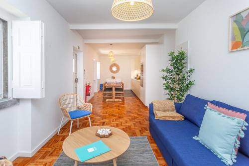 ห้องส่วนกลางสำหรับนั่งเล่น/ดูทีวี, BeGuest Cascais Blue Family Home in อัลวิเด