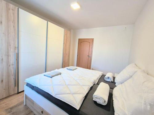 Comfortsuits Praha in Praha-Lipence