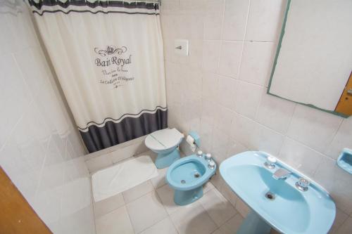 Quadruple Room with Private Bathroom image 4