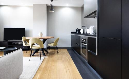 One-Bedroom Apartment image 4
