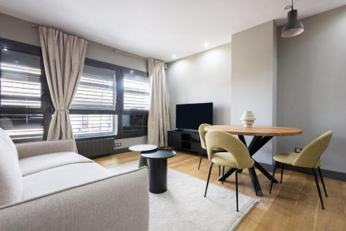 One-Bedroom Apartment image 5