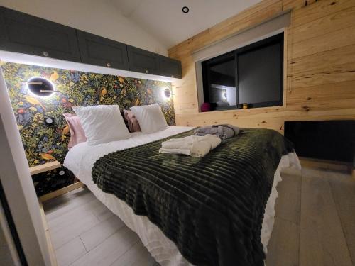 Cabanes en Loire, Gite & SPA en pleine nature gîte à louer Santenay